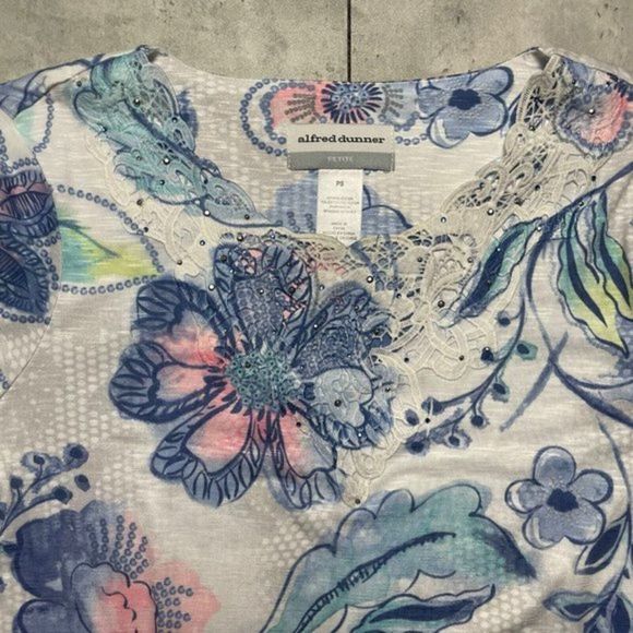 Alfred Dunner Top Womens S Petite White Floral Lace Studded Short‎ Sleeve Shirt - Picture 4 of 7